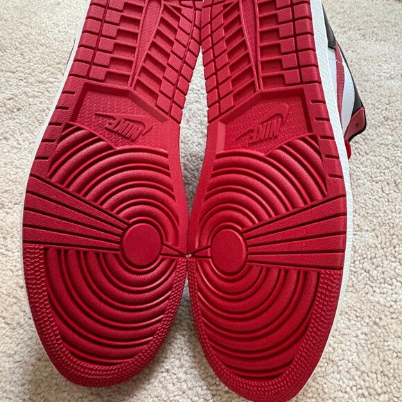 Jordan 1 Low 'Reverse Black Toe' - Unisex (Men's Size: 10.5/Women's Size: 12) - Picture 11 of 13